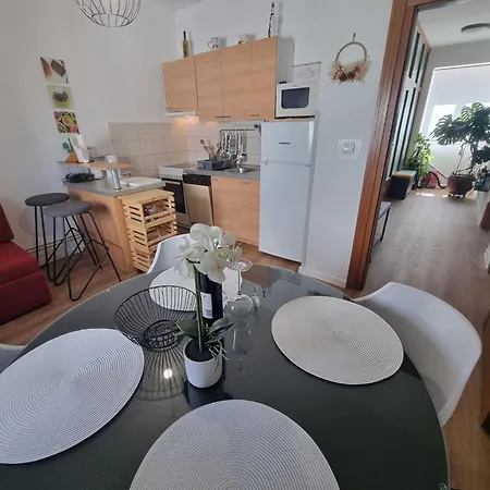 Lägenhet 10m Vom Entfernt By Interhome *
